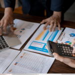 Como sair do vermelho: dicas essenciais para recuperar suas finanças